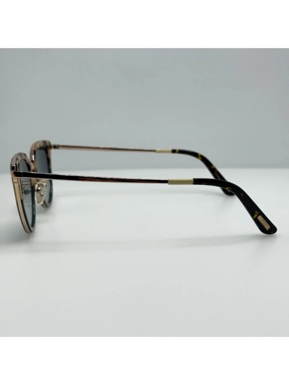 Toms lenses have